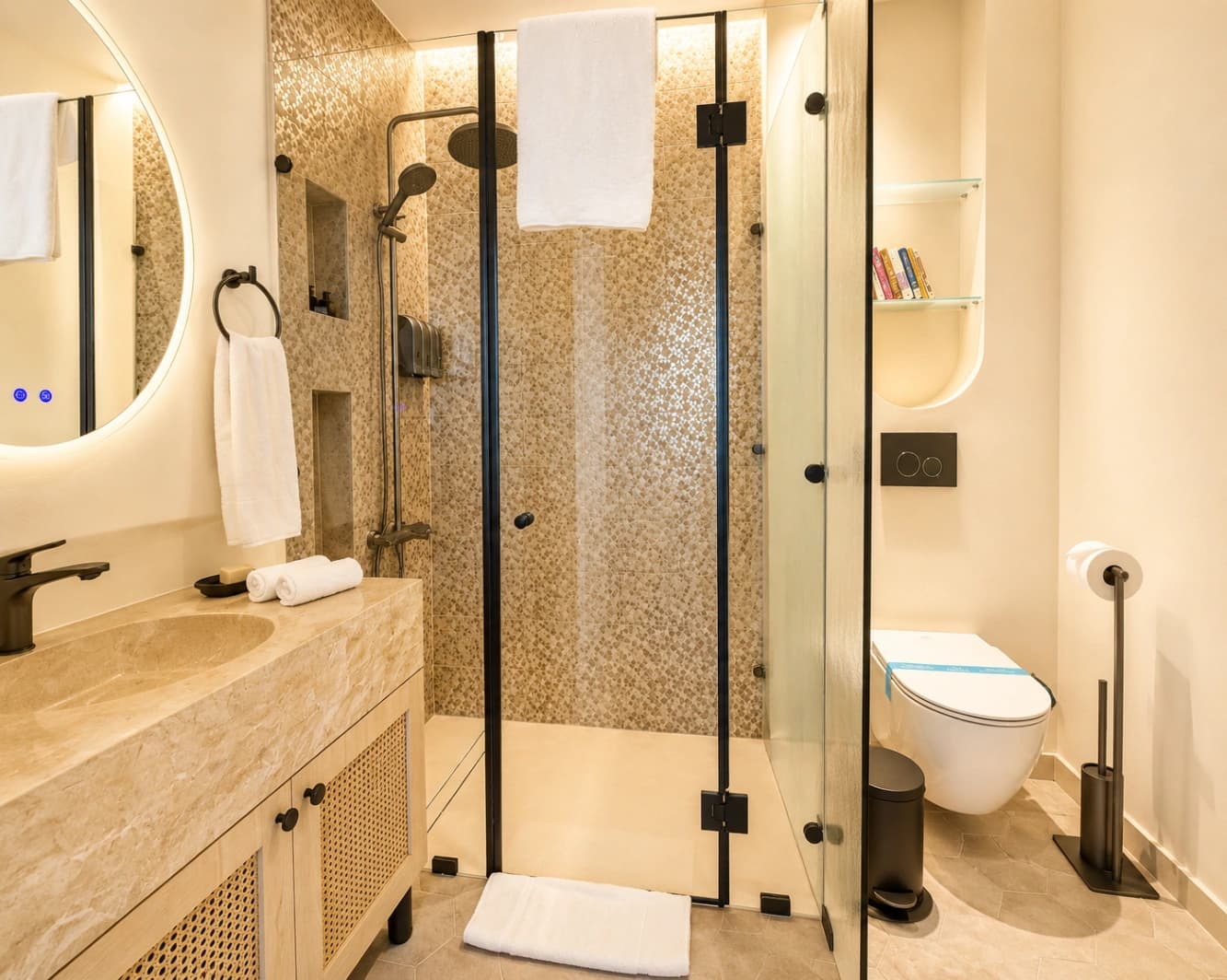 Junior suite with shallow pool